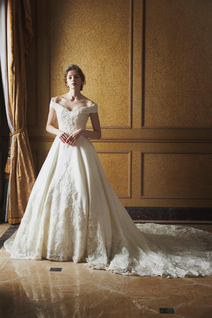 Christelle【ウェディングドレス レンタル】