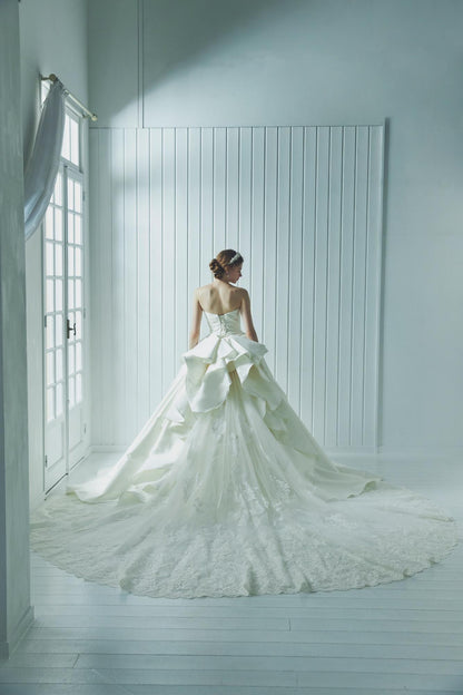 Julia【ウェディングドレス レンタル】