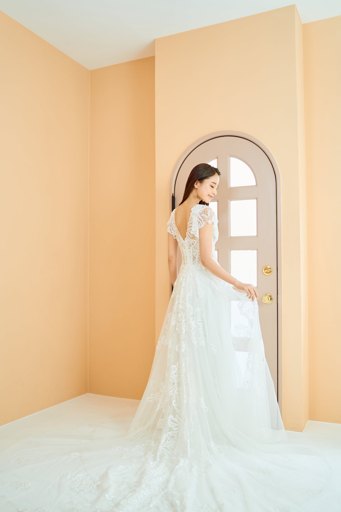 Ipu イプ【ウェディングドレス レンタル】韓国ドレス/LEMERE スレンダーライン【結婚式】