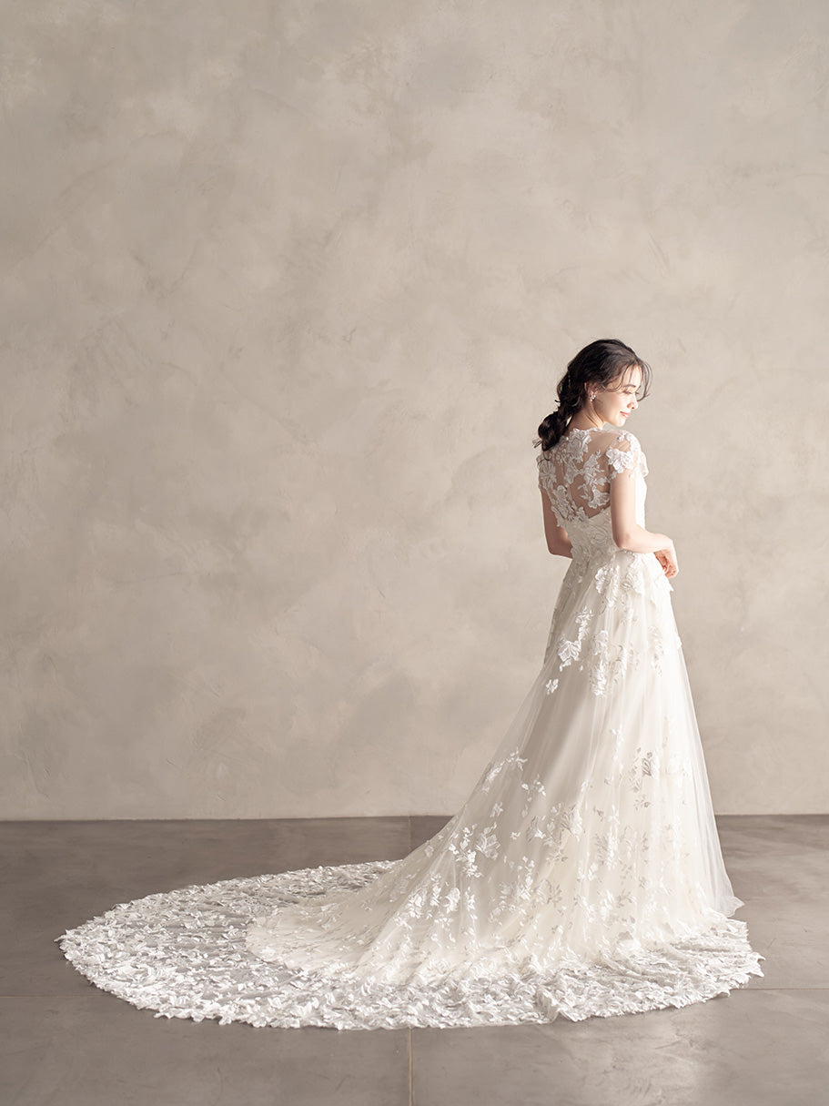 Milana - ミラーナ -【ウェディングドレス レンタル】