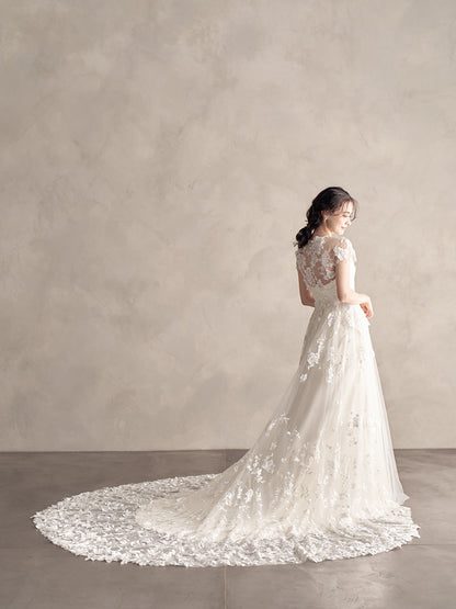 Milana - ミラーナ -【ウェディングドレス レンタル】