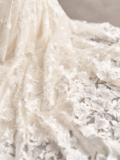 Milana - ミラーナ -【ウェディングドレス レンタル】