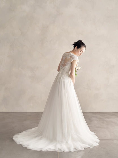 Lumiere - ルミエール -【ウェディングドレス レンタル】