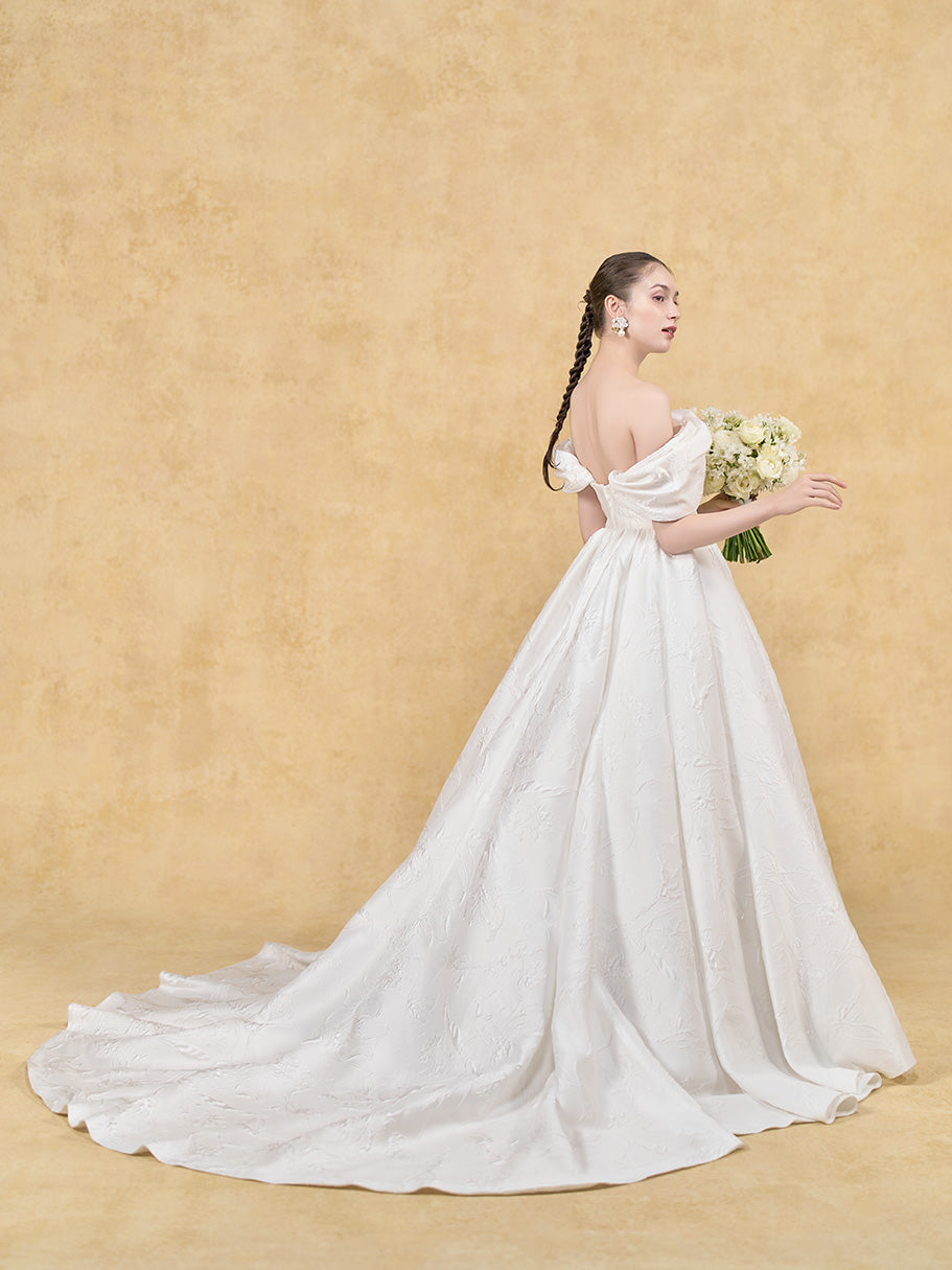 Sacro - サクロ -【ウェディングドレス レンタル】