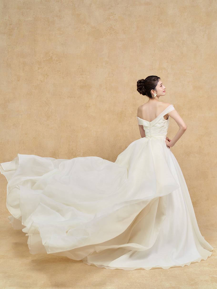 Lily - リリィ -【ウェディングドレス レンタル】