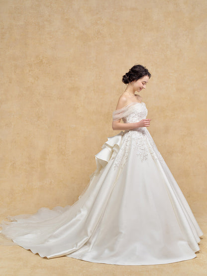 Lillian - リリアン -【ウェディングドレス レンタル】