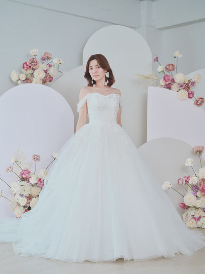 Ratna - ラトナ -【ウェディングドレス レンタル】