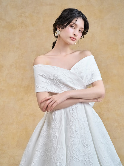 Theta - シータ -【ウェディングドレス レンタル】