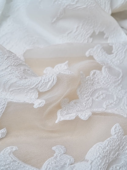 Theta - シータ -【ウェディングドレス レンタル】