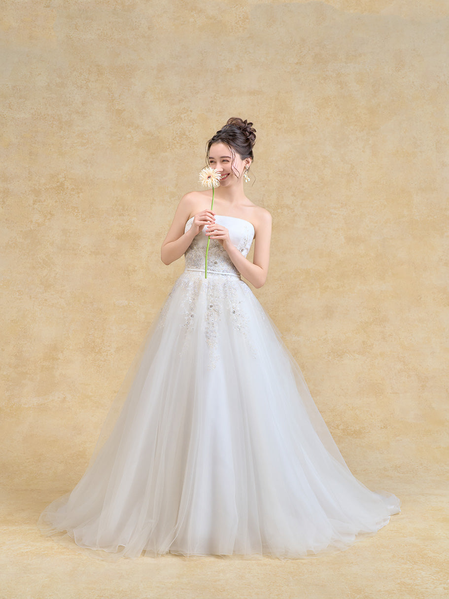 Linda - リンダ -【ウェディングドレス レンタル】