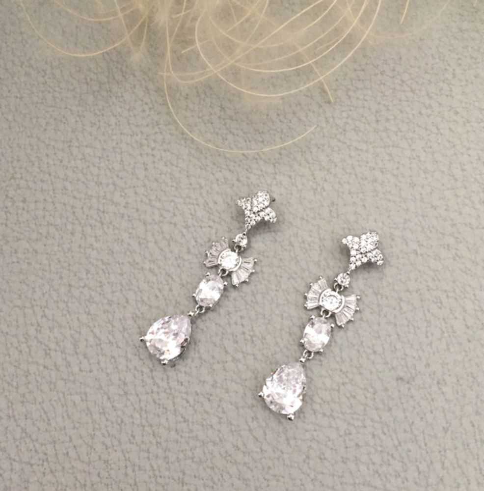 【ピアス・イヤリング】spread ジルコニアピアス/ブライダルアクセサリー 【結婚式 ピアス イヤリング】
