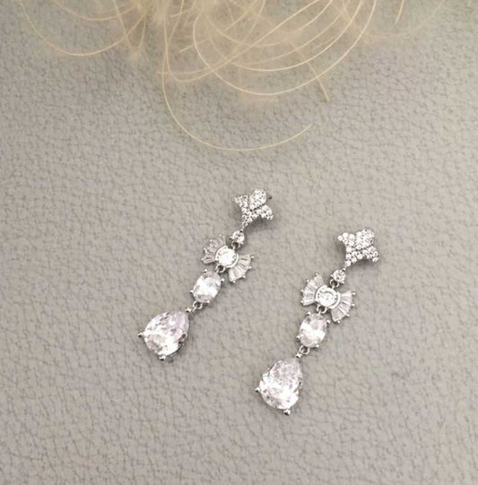 【ピアス・イヤリング】spread ジルコニアピアス/ブライダルアクセサリー 【結婚式 ピアス イヤリング】