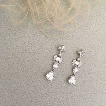 【ピアス・イヤリング】spread ジルコニアピアス/ブライダルアクセサリー 【結婚式 ピアス イヤリング】