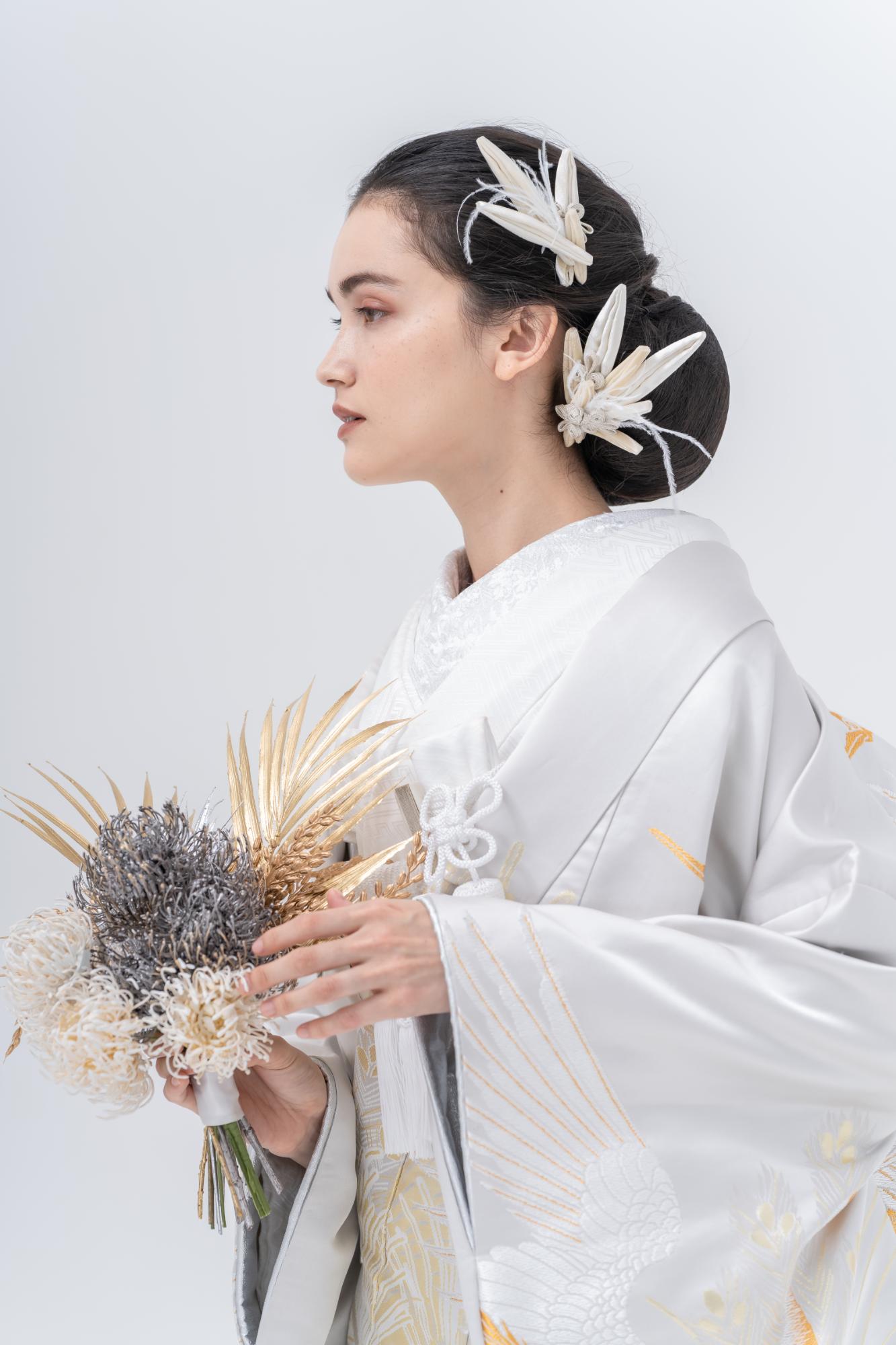 銀地針松に飛翔鶴【結婚式 和装 白無垢 レンタル】