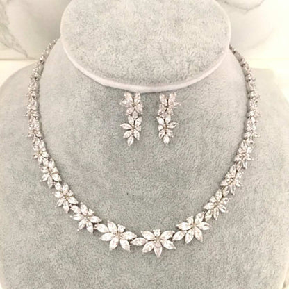 flower ジルコニアネックレス&ピアスセット/ブライダルアクセサリー 【結婚式 アクセサリーセット】