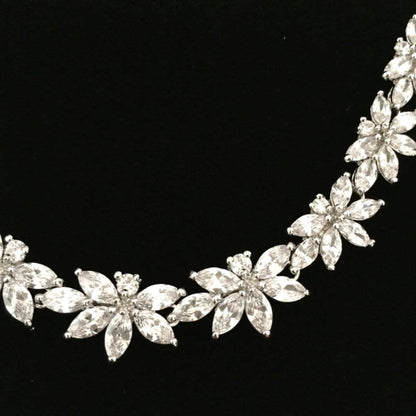 flower ジルコニアネックレス&ピアスセット/ブライダルアクセサリー 【結婚式 アクセサリーセット】