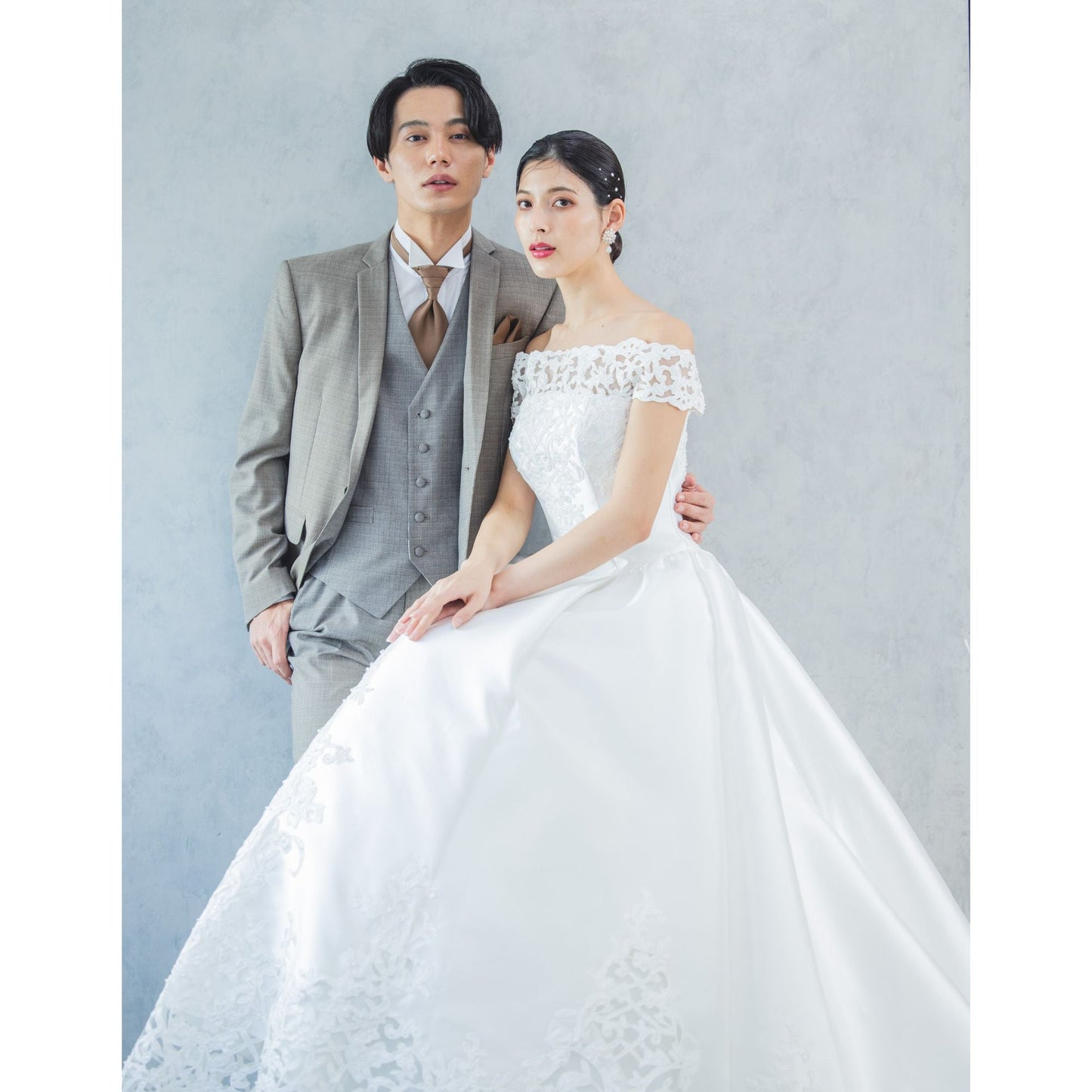 Resoll ⅽollection MYRRH【ウェディングドレス レンタル】