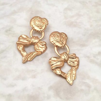 【ピアス・イヤリング】love マットゴールドピアス/ブライダルアクセサリー 【結婚式 ピアス イヤリング】