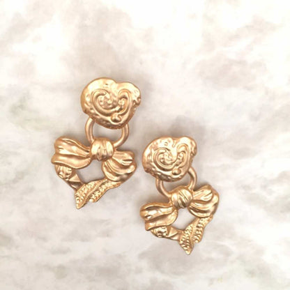 【ピアス・イヤリング】love マットゴールドピアス/ブライダルアクセサリー 【結婚式 ピアス イヤリング】