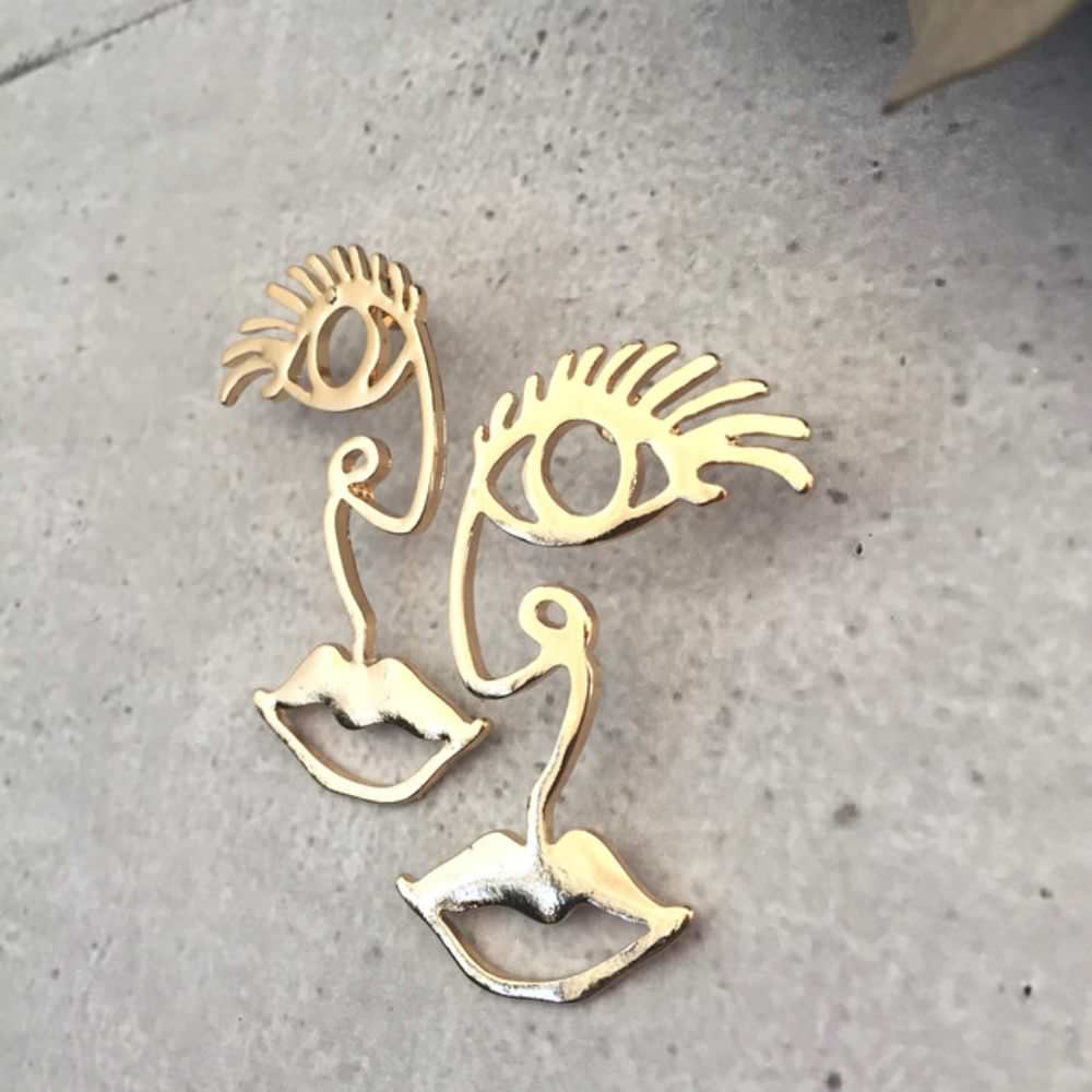 【ピアス・イヤリング】smile フェイスピアス/ブライダルアクセサリー 【結婚式 ピアス イヤリング】