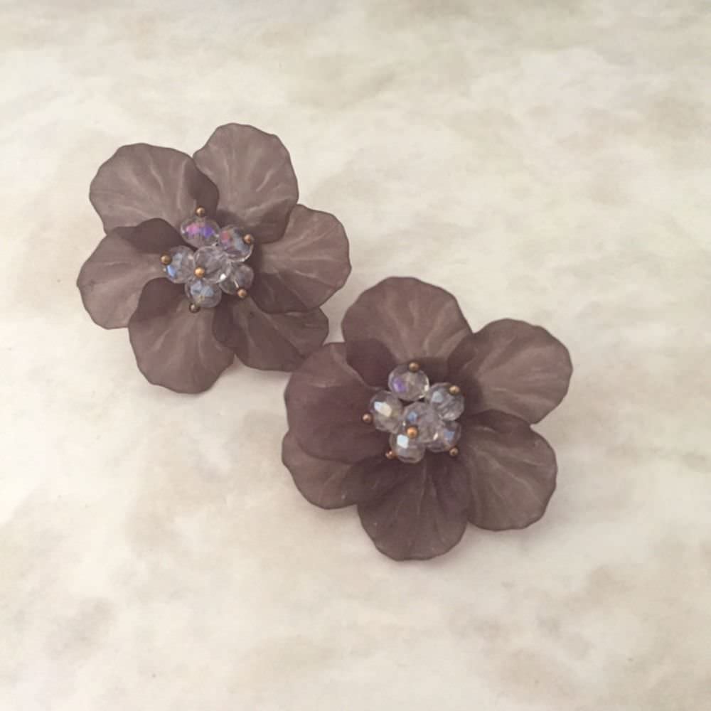 【ピアス・イヤリング】clear ビジューフラワーピアス/ブライダルアクセサリー 【結婚式 ピアス イヤリング】