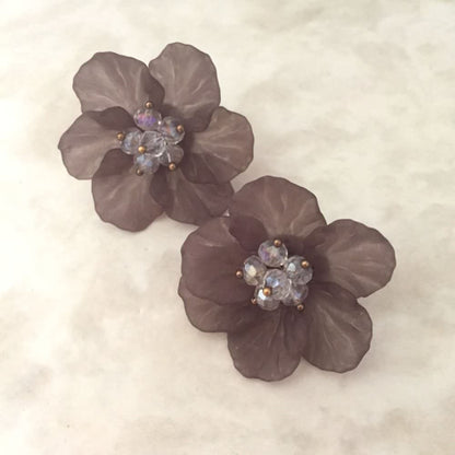 【ピアス・イヤリング】clear ビジューフラワーピアス/ブライダルアクセサリー 【結婚式 ピアス イヤリング】