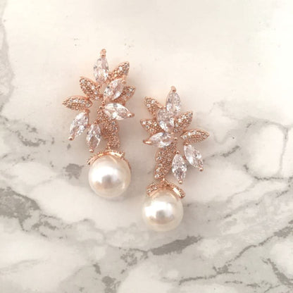 【ピアス・イヤリング】torsion ジルコニアピアス/ブライダルアクセサリー 【結婚式　ピアス　イヤリング】