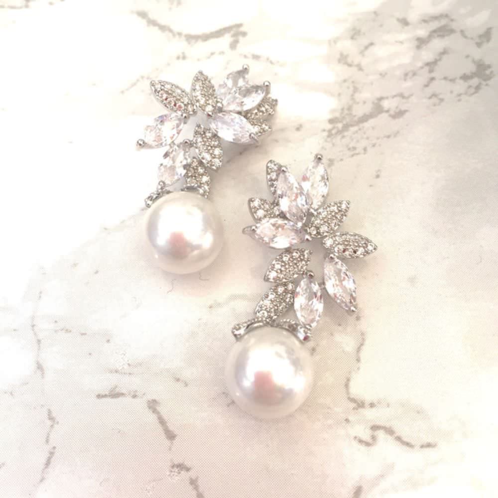 【ピアス・イヤリング】torsion ジルコニアピアス/ブライダルアクセサリー 【結婚式 ピアス イヤリング】