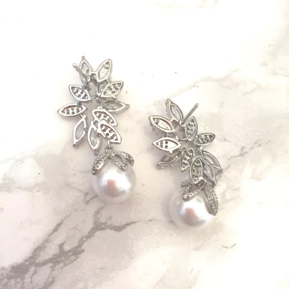 【ピアス・イヤリング】torsion ジルコニアピアス/ブライダルアクセサリー 【結婚式 ピアス イヤリング】