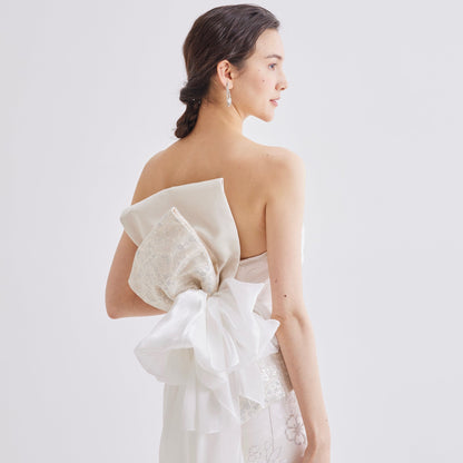 白地に孔雀【ウェディングドレス レンタル】