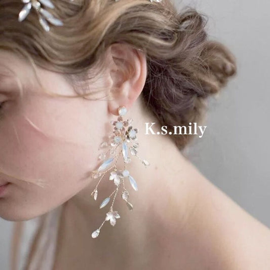 【ピアス・イヤリング】ブライダルピアス 小枝ピアス フラワー ビジュー リーフ e3 【結婚式 ピアス イヤリング】