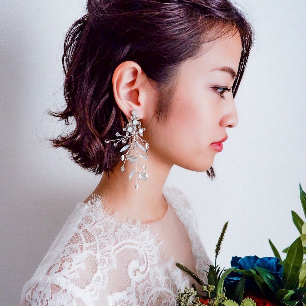 【ピアス・イヤリング】ブライダルピアス 小枝ピアス フラワー ビジュー リーフ e3 【結婚式 ピアス イヤリング】