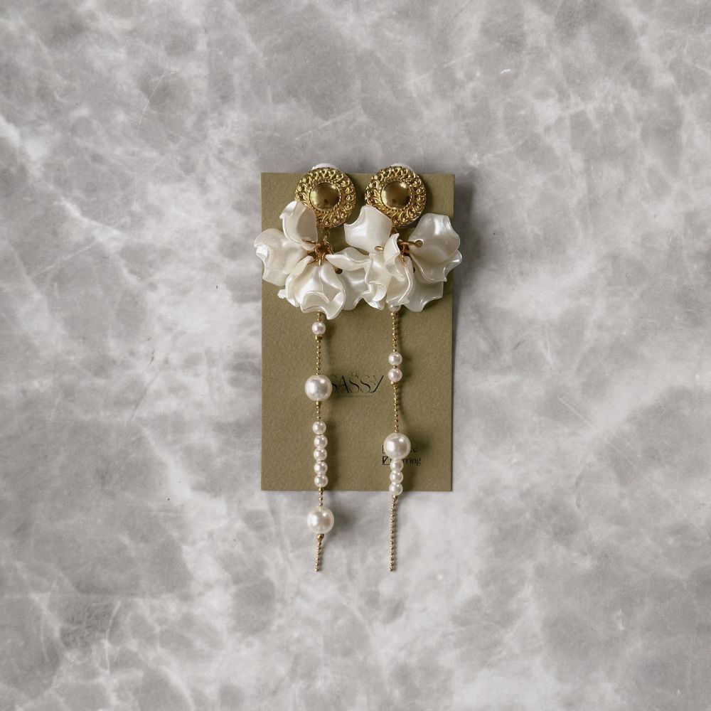 【CORDY MARKET限定1点もの】pearl chain hanabira earring