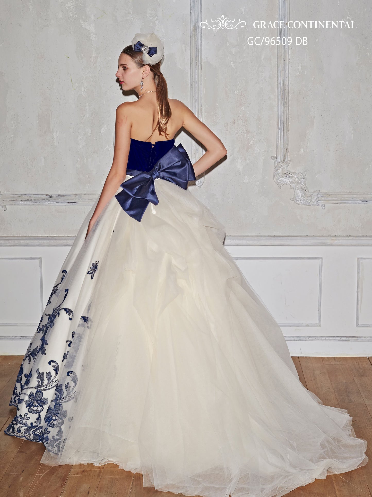 GRACE CINTINENTAL ネイビー×ホワイト 【結婚式 カラードレス レンタル】