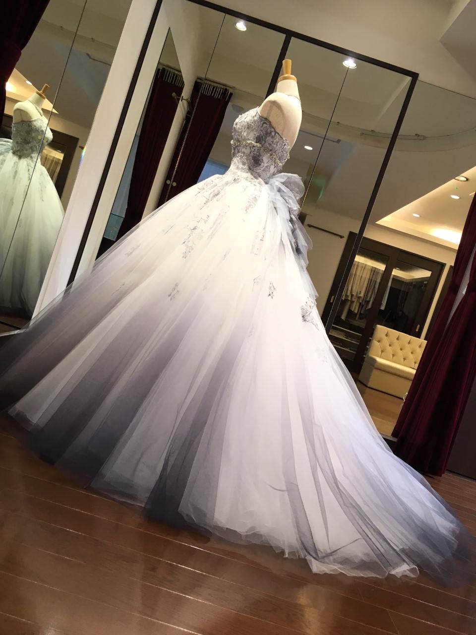 LAURA ASHLEYグレーグラデーション 【結婚式 カラードレス レンタル】