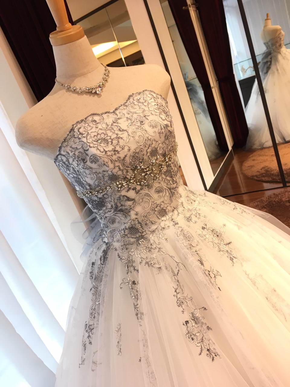 LAURA ASHLEYグレーグラデーション 【結婚式 カラードレス レンタル】