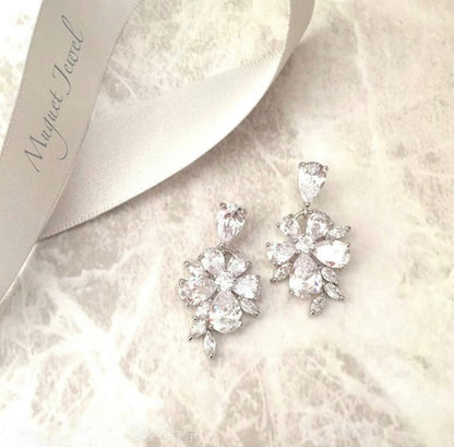 【ピアス・イヤリング】nina ジルコニアピアス/ブライダルアクセサリー 【結婚式 ピアス イヤリング】