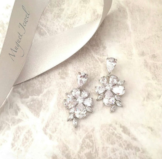 【ピアス・イヤリング】nina ジルコニアピアス/ブライダルアクセサリー 【結婚式 ピアス イヤリング】