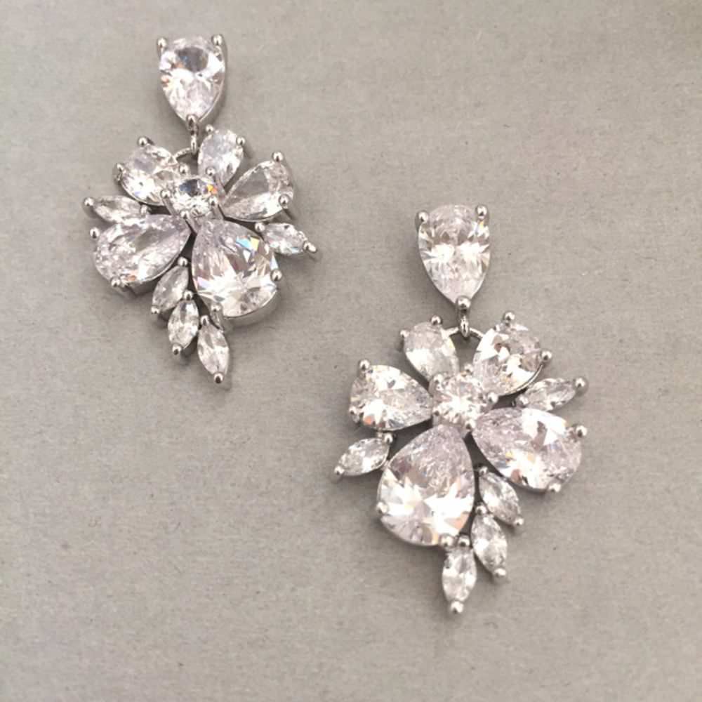 【ピアス・イヤリング】nina ジルコニアピアス/ブライダルアクセサリー 【結婚式 ピアス イヤリング】