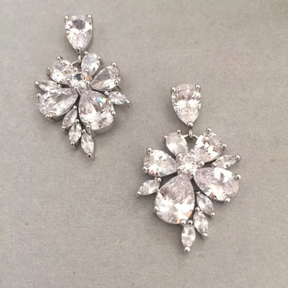 【ピアス・イヤリング】nina ジルコニアピアス/ブライダルアクセサリー 【結婚式 ピアス イヤリング】