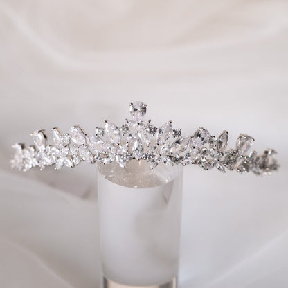 【ヘッドドレス】ティアラ ビジュー ブライダルヘッドドレス シルバー f4 【結婚式 ヘアアクセサリー】