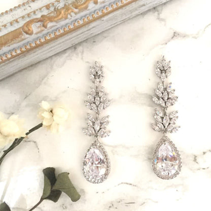 【ピアス・イヤリング】garden ジルコニアピアス/ブライダルアクセサリー 【結婚式 ピアス イヤリング】
