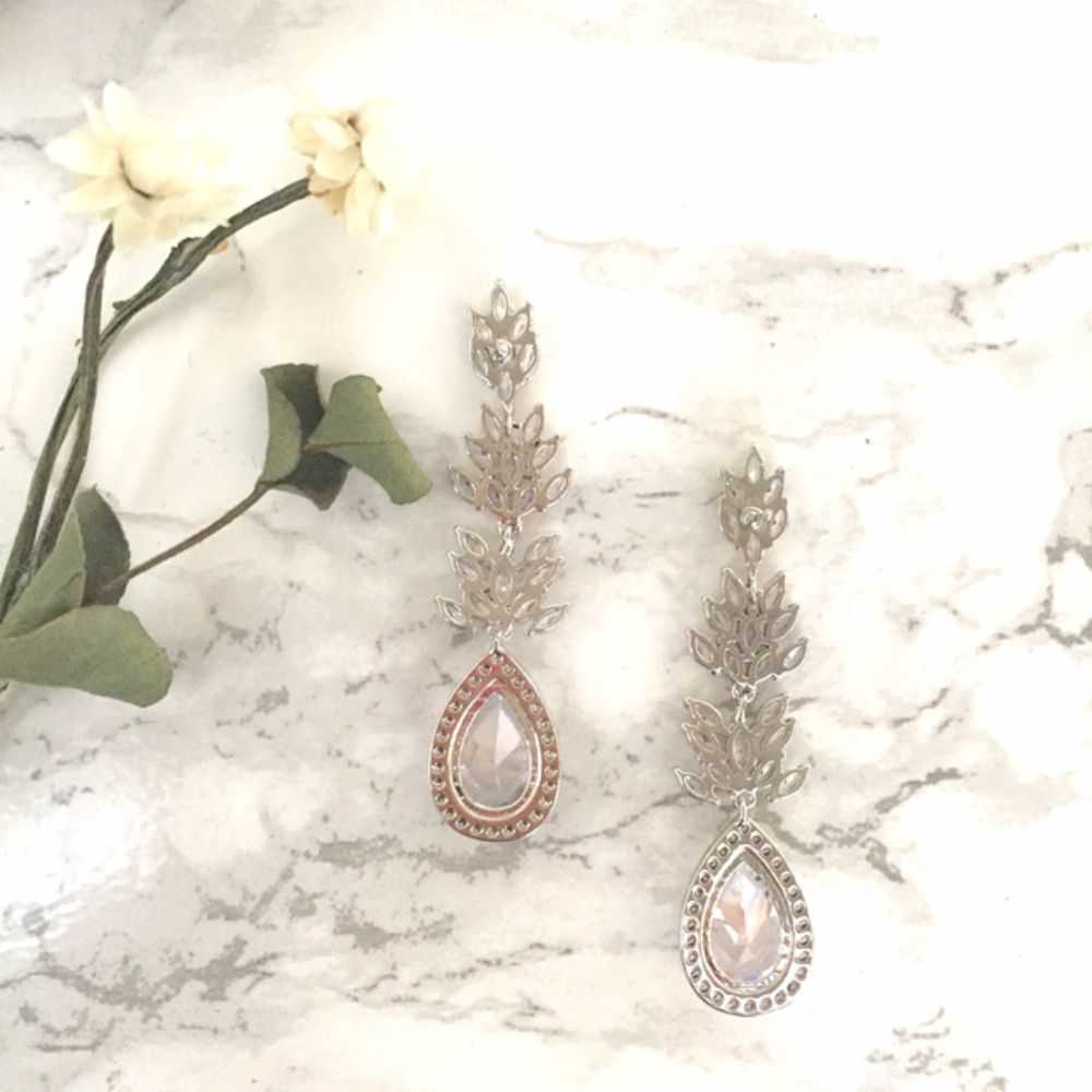 【ピアス・イヤリング】garden ジルコニアピアス/ブライダルアクセサリー 【結婚式 ピアス イヤリング】