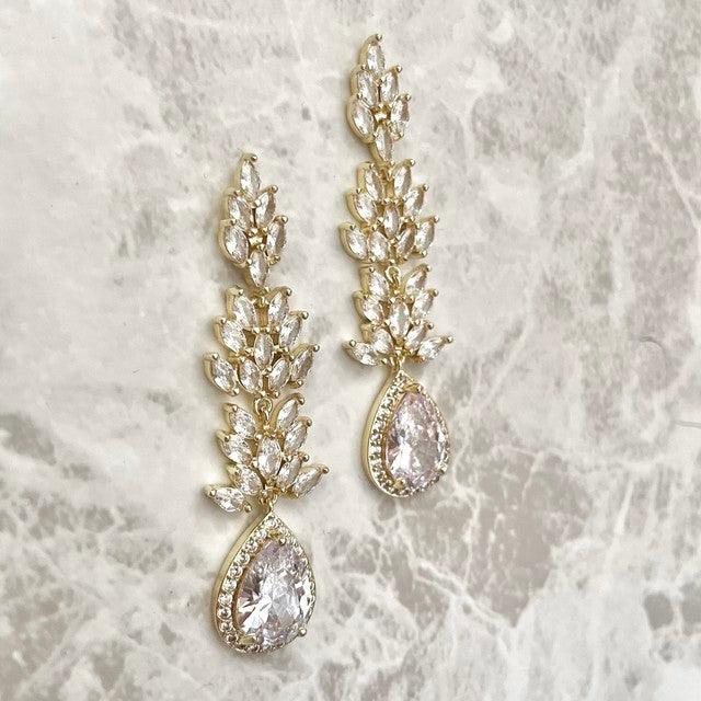 【ピアス・イヤリング】garden ジルコニアピアス/ブライダルアクセサリー 【結婚式 ピアス イヤリング】