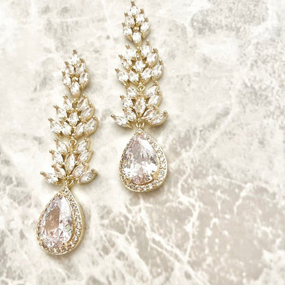 【ピアス・イヤリング】garden ジルコニアピアス/ブライダルアクセサリー 【結婚式 ピアス イヤリング】
