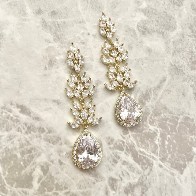 【ピアス・イヤリング】garden ジルコニアピアス/ブライダルアクセサリー 【結婚式 ピアス イヤリング】