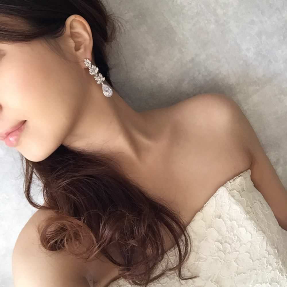 【ピアス・イヤリング】garden ジルコニアピアス/ブライダルアクセサリー 【結婚式 ピアス イヤリング】