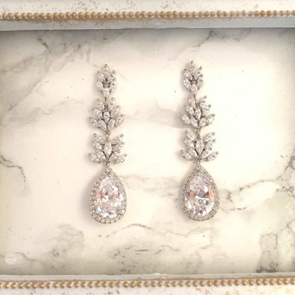 【ピアス・イヤリング】garden ジルコニアピアス/ブライダルアクセサリー 【結婚式 ピアス イヤリング】