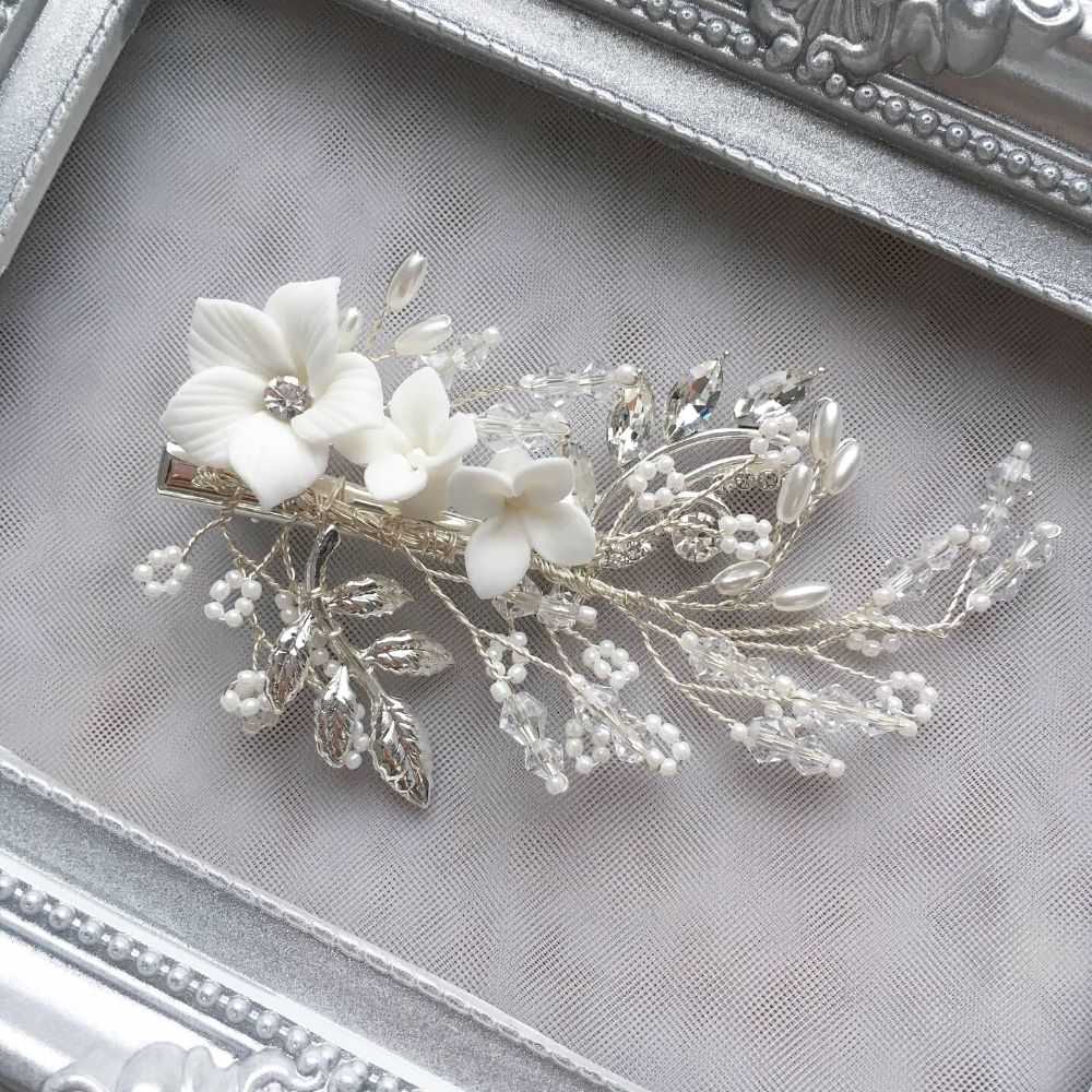 【ヘッドドレス】ブライダルヘッドドレス ビーズ ホワイトフラワー ボンネ g8 【結婚式 ヘアアクセサリー】