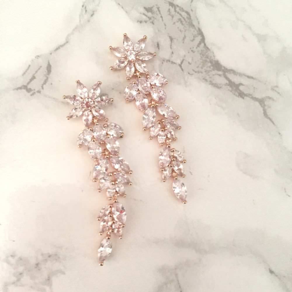 【ピアス・イヤリング】shooting star ジルコニアピアス/ブライダルアクセサリー 【結婚式 ピアス イヤリング】